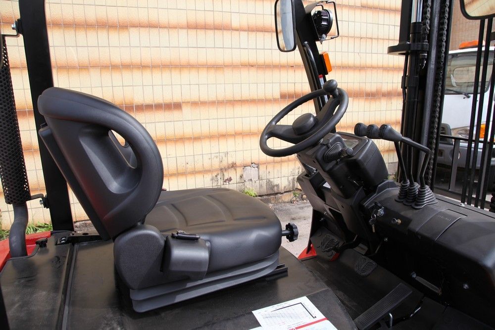 Автопогрузчик дизельный EP CPCD15T8